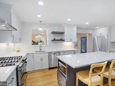 8921 BRAEBURN DRIVE, ANNANDALE, VA 22003