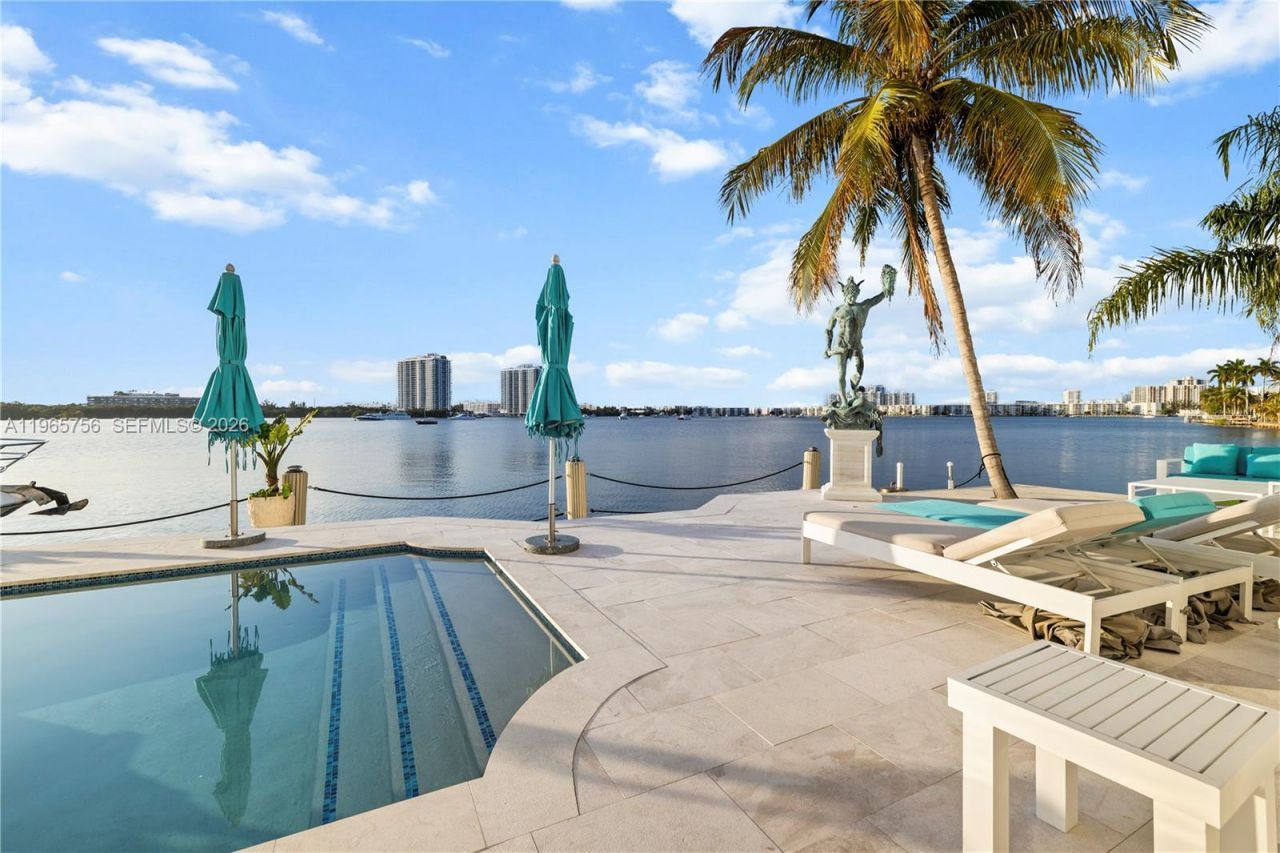 16479 NE 30th Ave, North Miami Beach, FL 33160 Photo