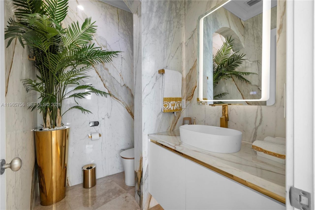 16479 NE 30th Ave, North Miami Beach, FL 33160 Photo