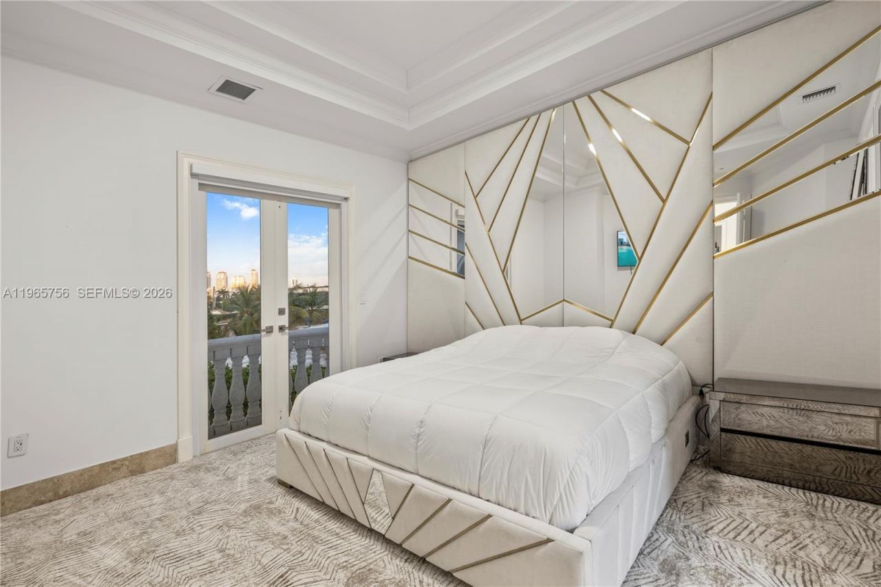 16479 NE 30th Ave, North Miami Beach, FL 33160 Photo