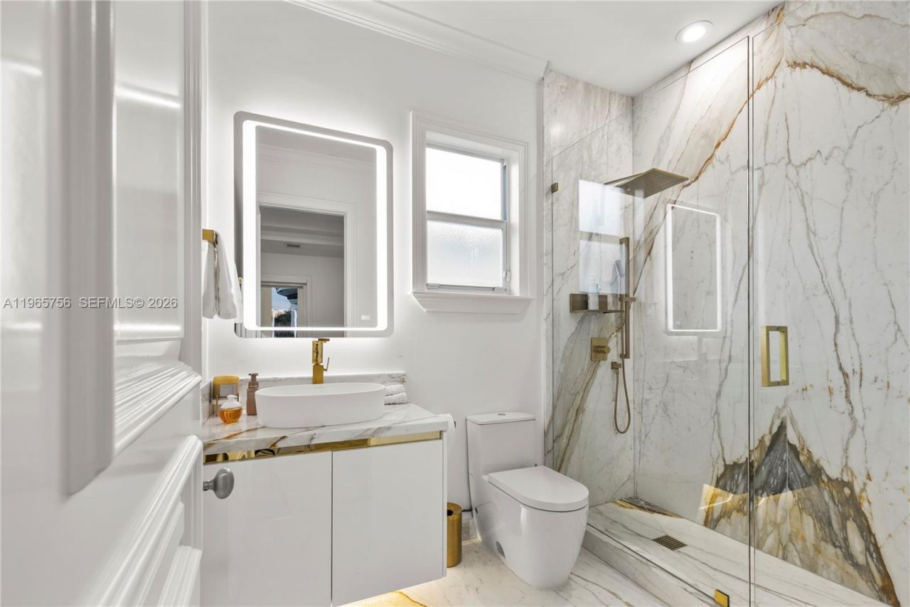 16479 NE 30th Ave, North Miami Beach, FL 33160 Photo