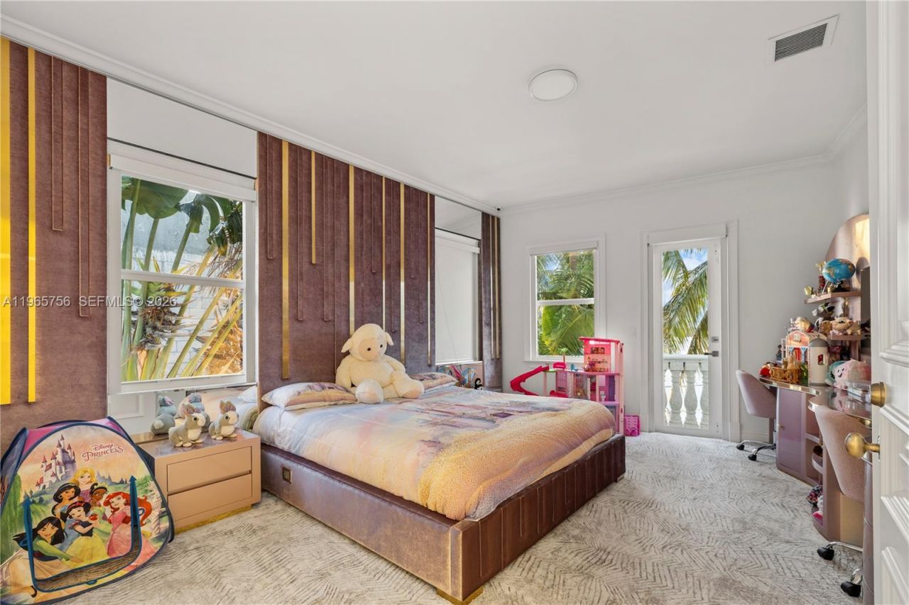 16479 NE 30th Ave, North Miami Beach, FL 33160 Photo