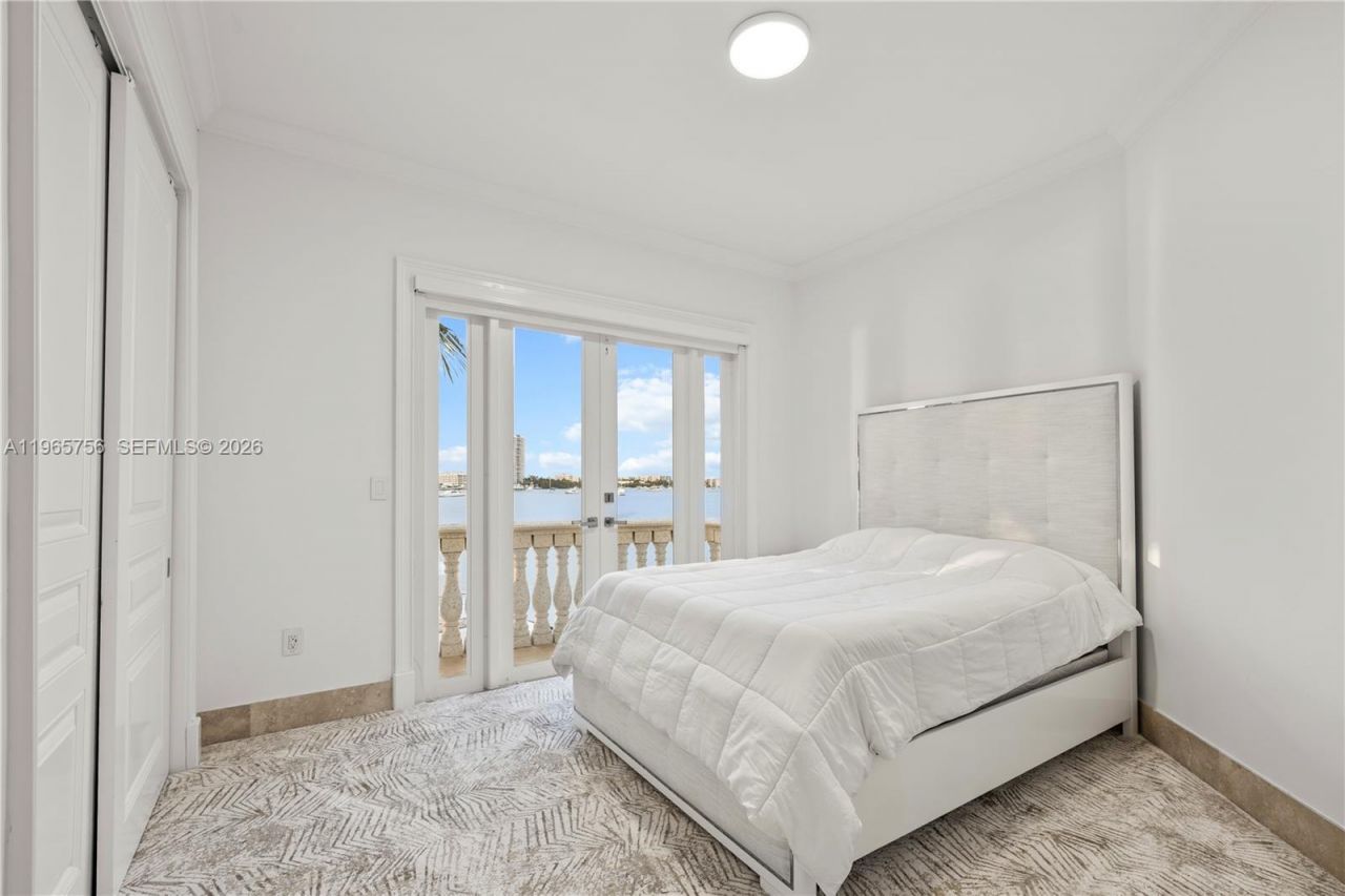 16479 NE 30th Ave, North Miami Beach, FL 33160 Photo