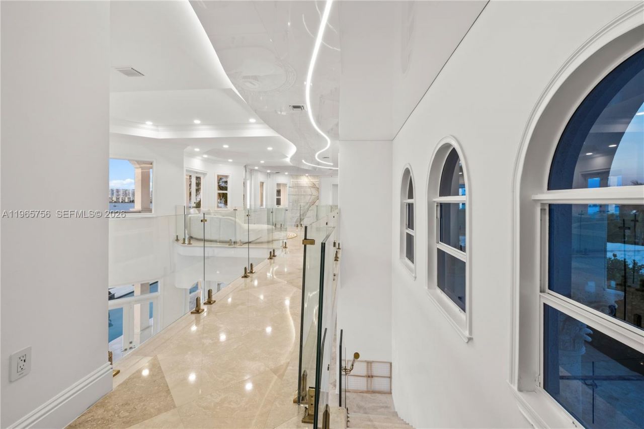 16479 NE 30th Ave, North Miami Beach, FL 33160 Photo