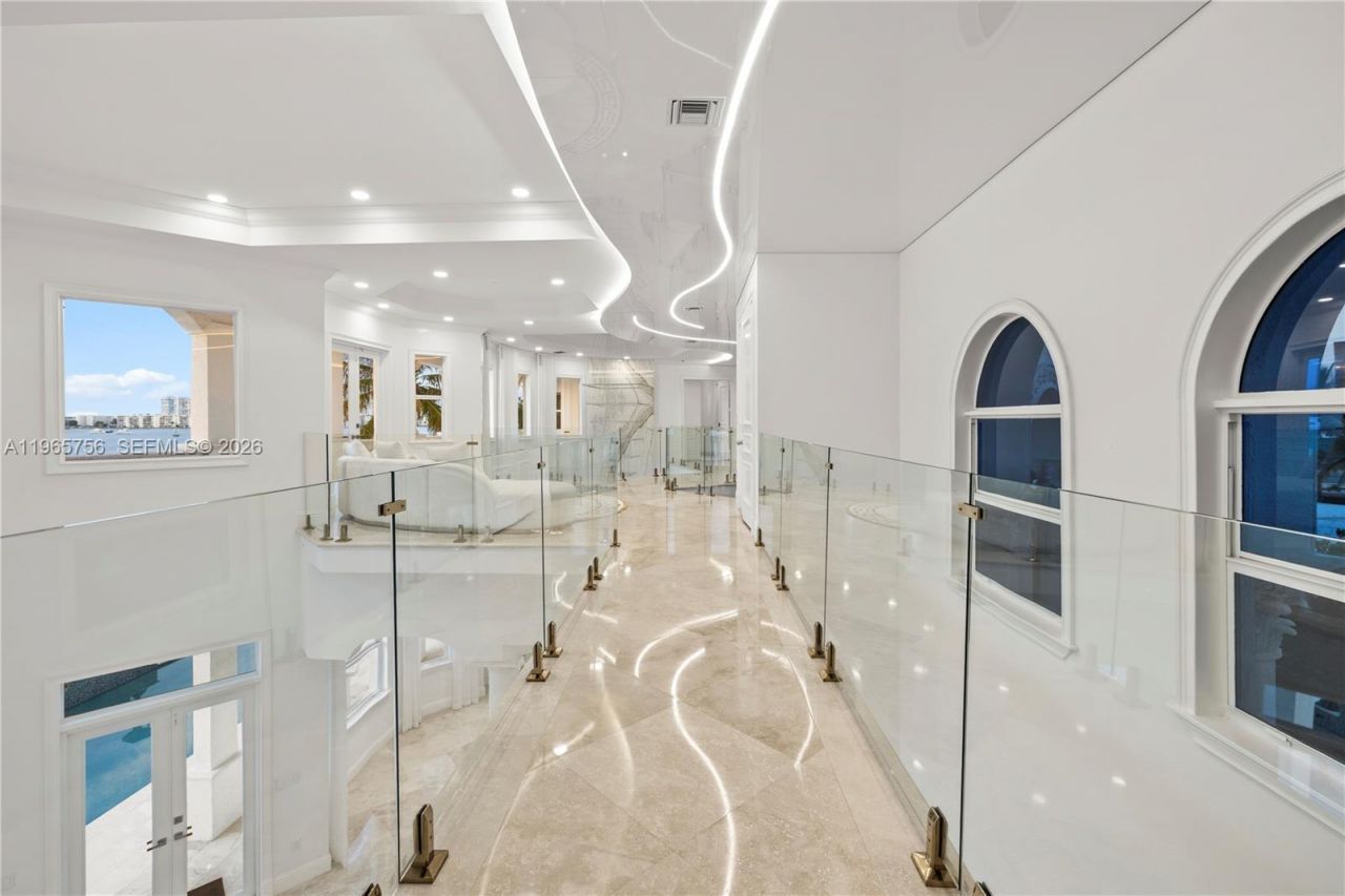 16479 NE 30th Ave, North Miami Beach, FL 33160 Photo