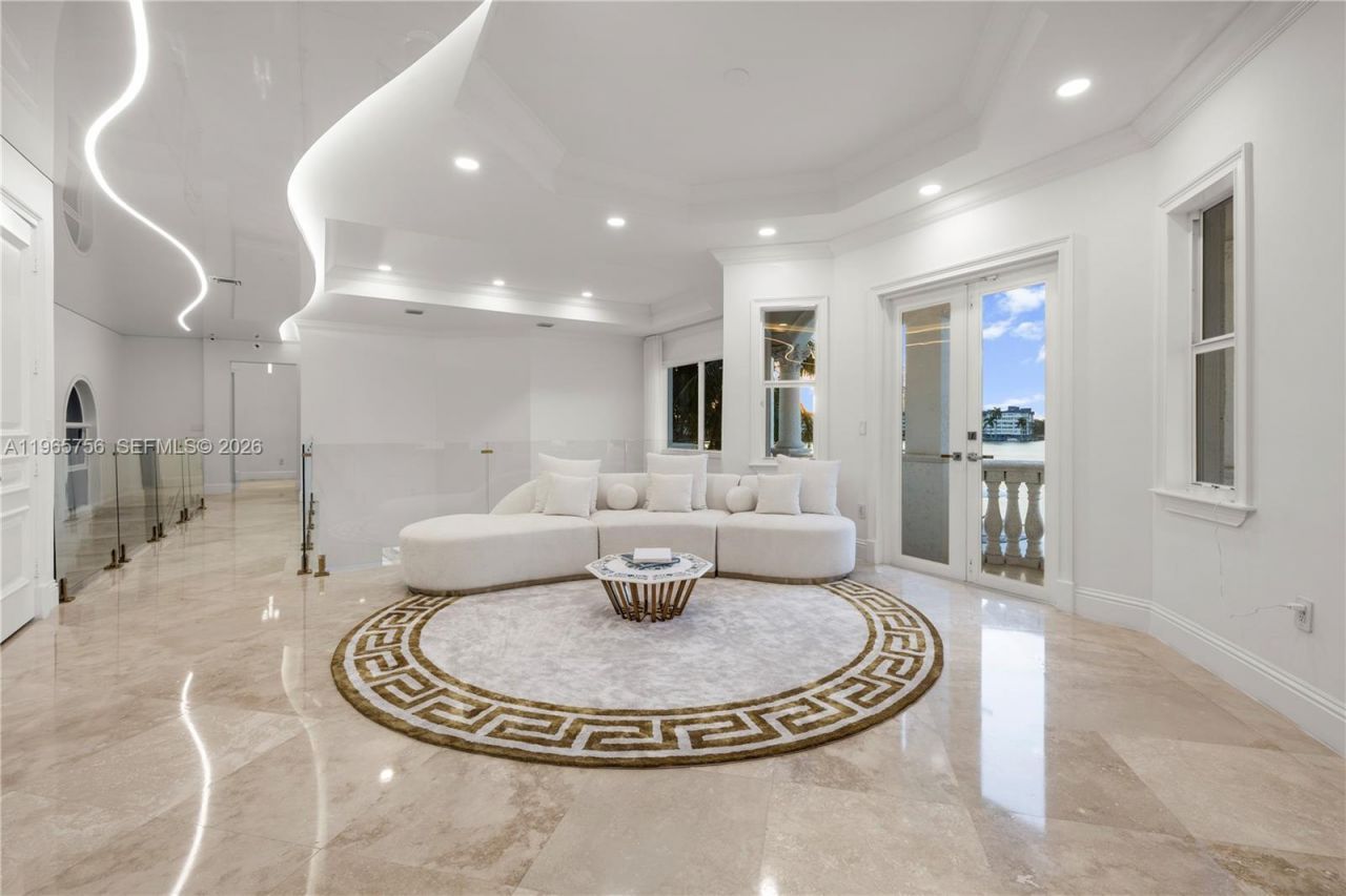 16479 NE 30th Ave, North Miami Beach, FL 33160 Photo