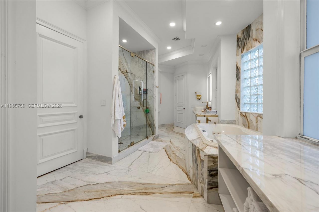 16479 NE 30th Ave, North Miami Beach, FL 33160 Photo