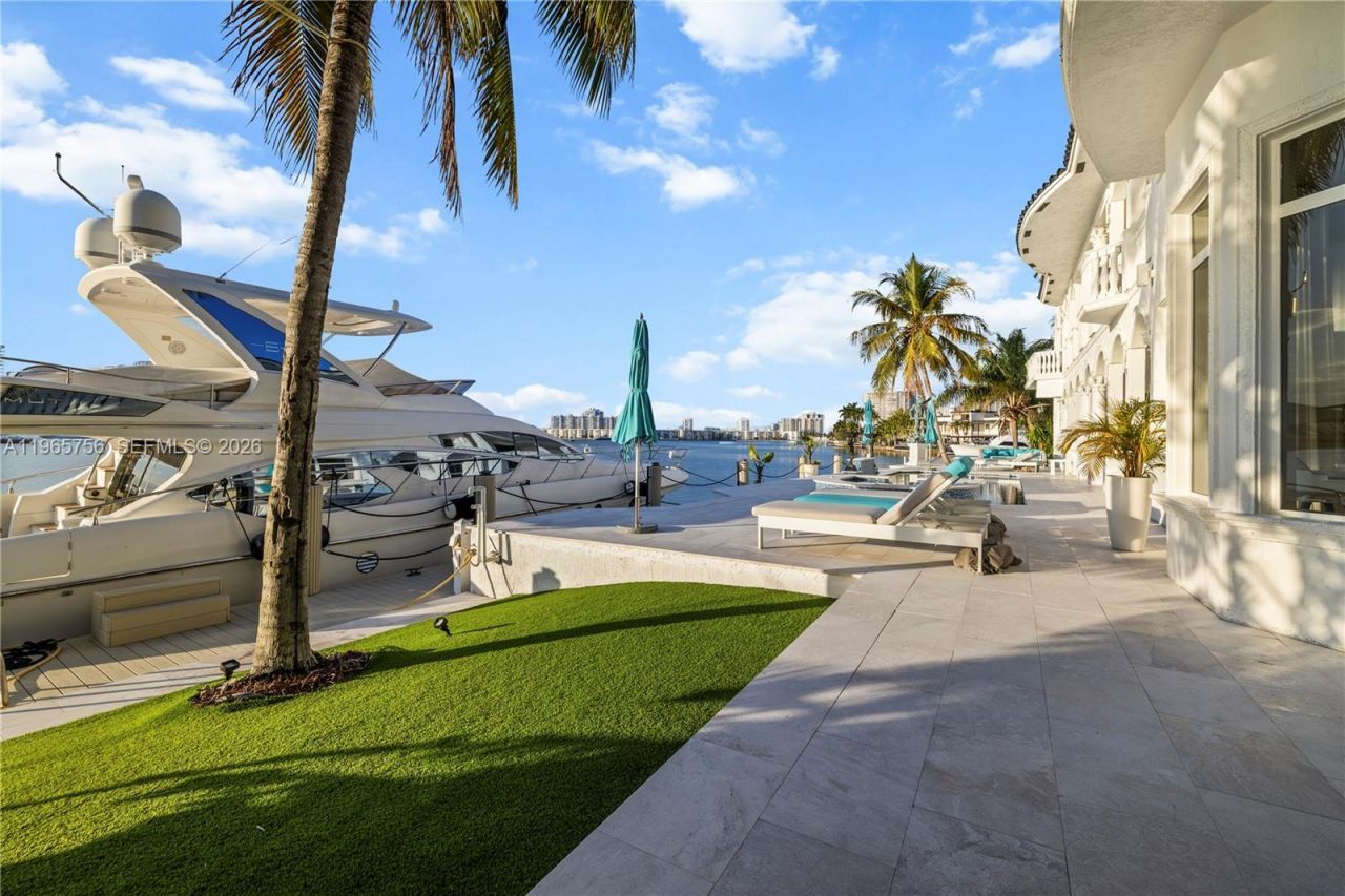 16479 NE 30th Ave, North Miami Beach, FL 33160 Photo