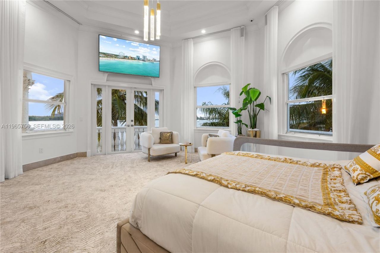 16479 NE 30th Ave, North Miami Beach, FL 33160 Photo