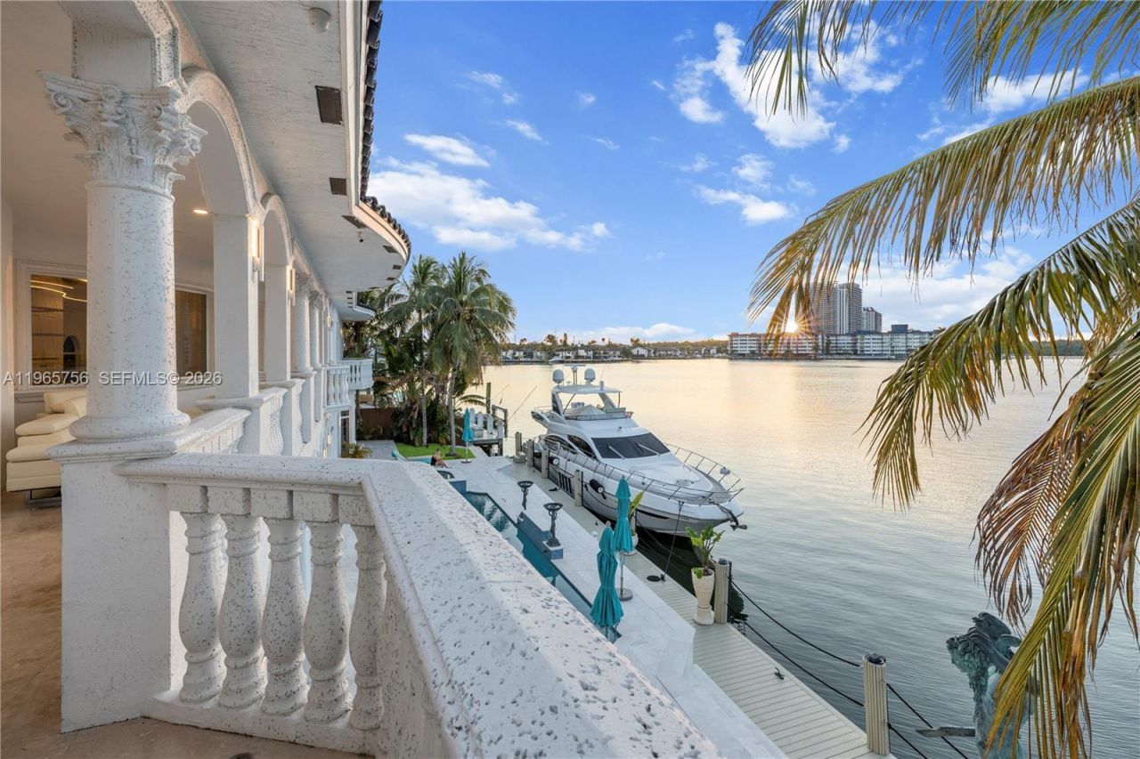 16479 NE 30th Ave, North Miami Beach, FL 33160 Photo