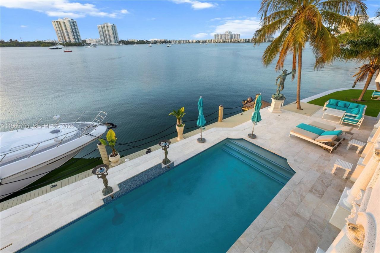 16479 NE 30th Ave, North Miami Beach, FL 33160 Photo