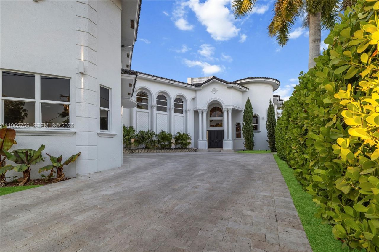 16479 NE 30th Ave, North Miami Beach, FL 33160 Photo