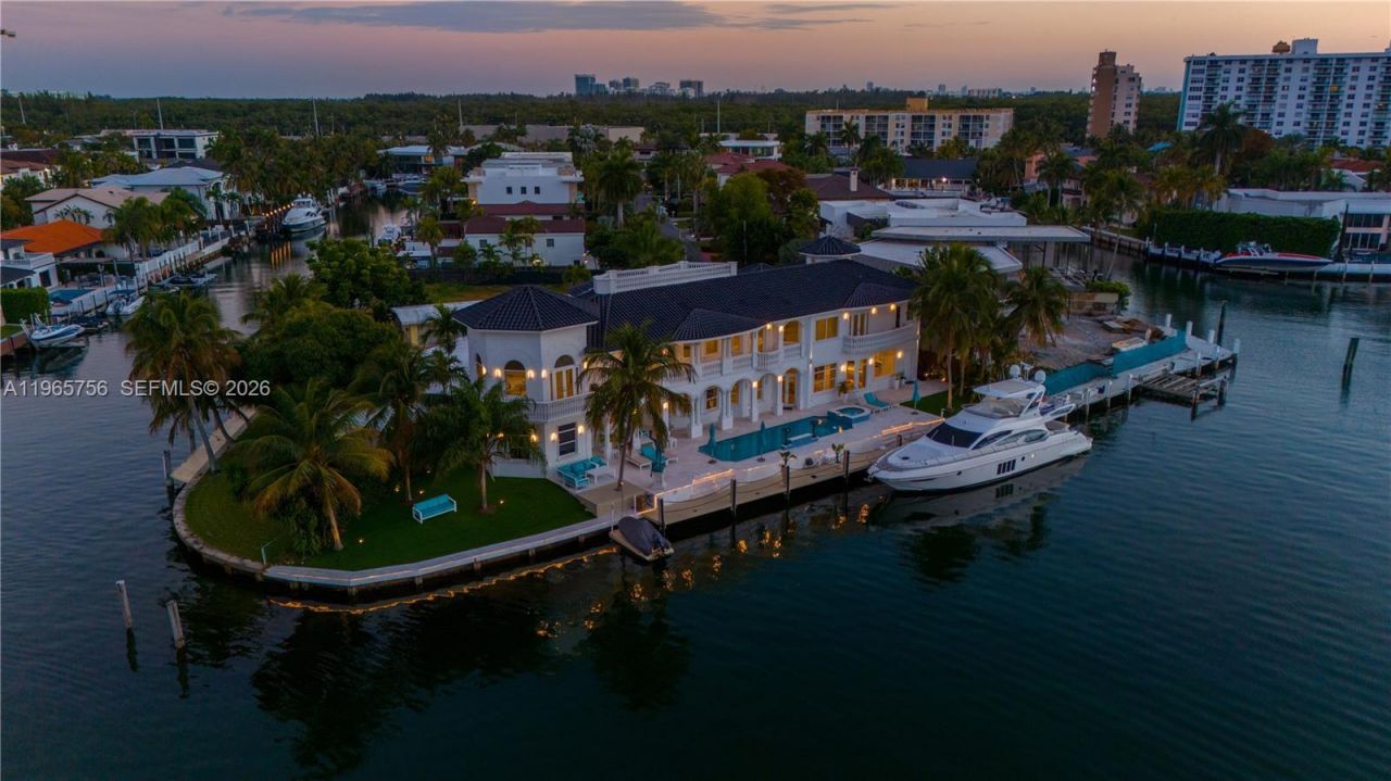 16479 NE 30th Ave, North Miami Beach, FL 33160 Photo