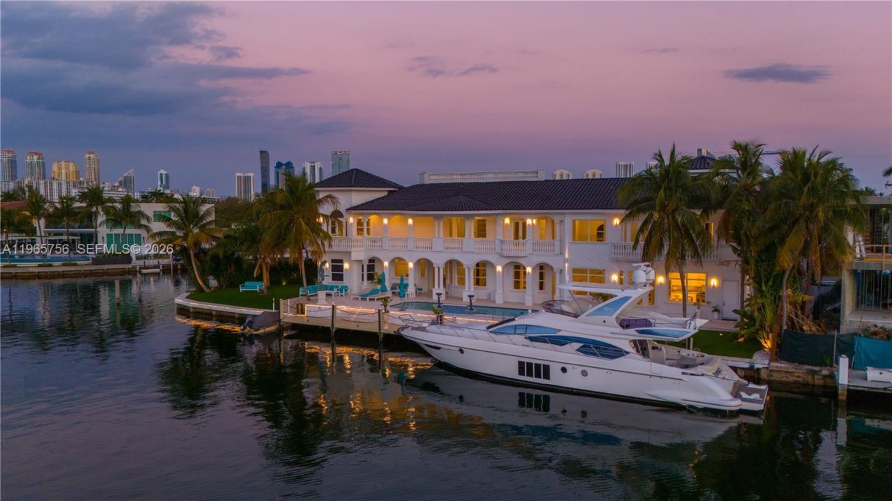 16479 NE 30th Ave, North Miami Beach, FL 33160 Photo