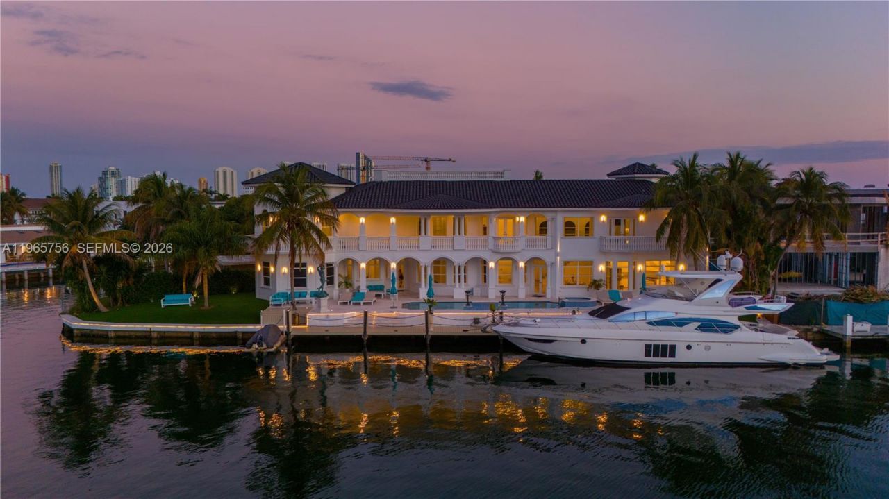 16479 NE 30th Ave, North Miami Beach, FL 33160 Photo