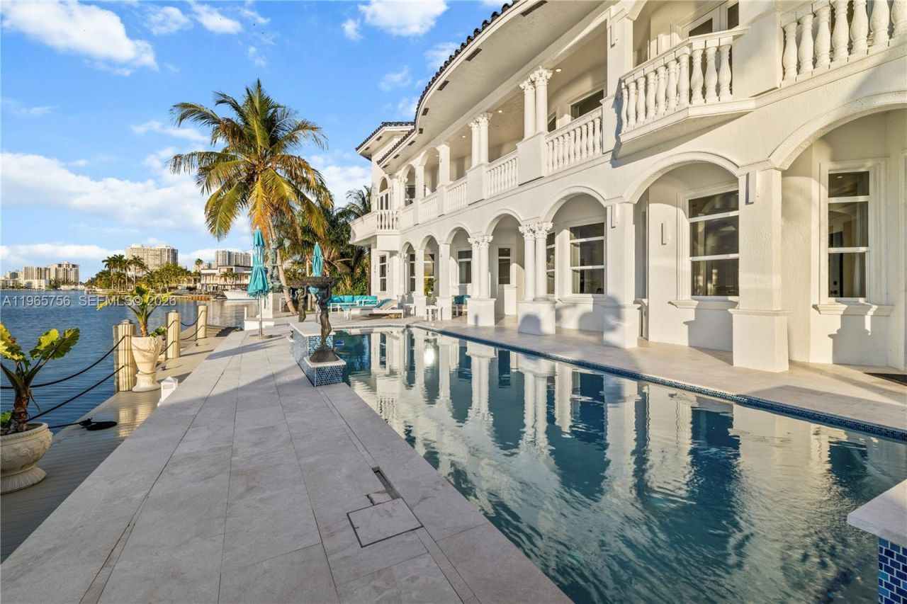 16479 NE 30th Ave, North Miami Beach, FL 33160 Photo