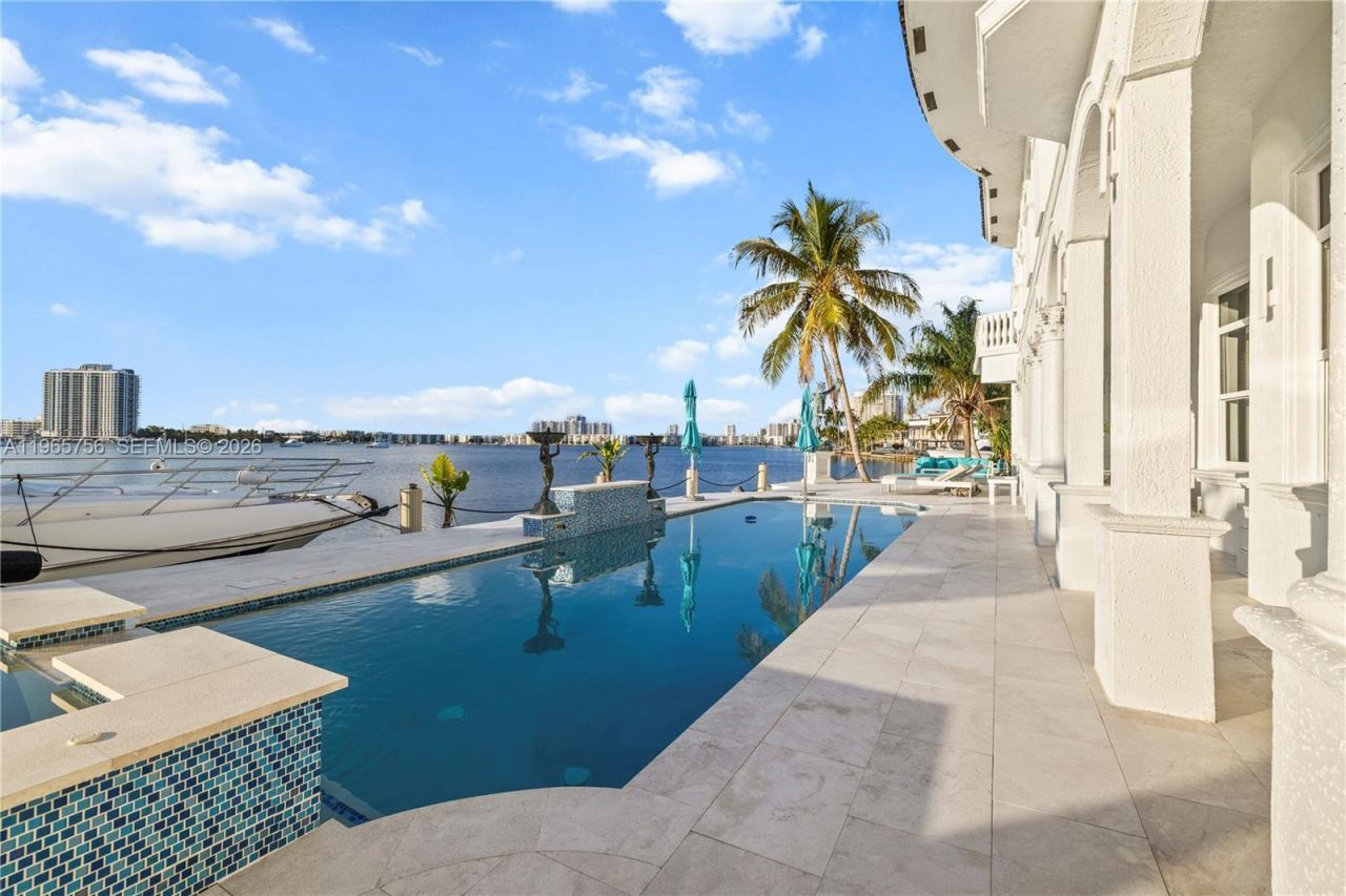 16479 NE 30th Ave, North Miami Beach, FL 33160 Photo