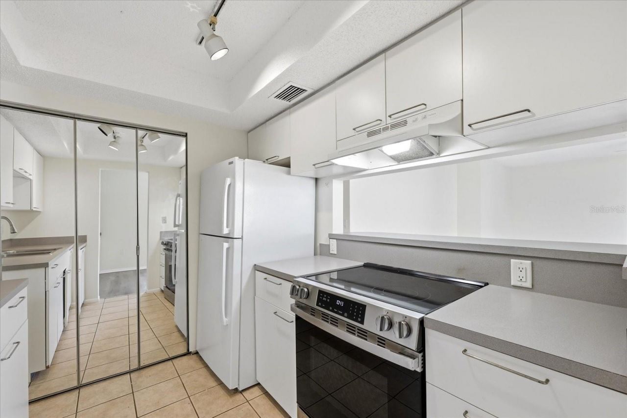 723 115th Avenue N, Unit 2106, Saint Petersburg, FL 33716 Photo