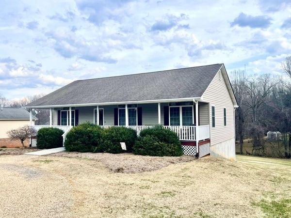 1745 Whitfield DR, Bedford, VA 24523