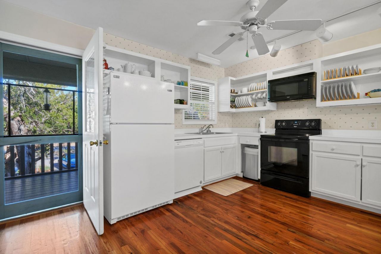 3516 Myrtle Street Photo 4