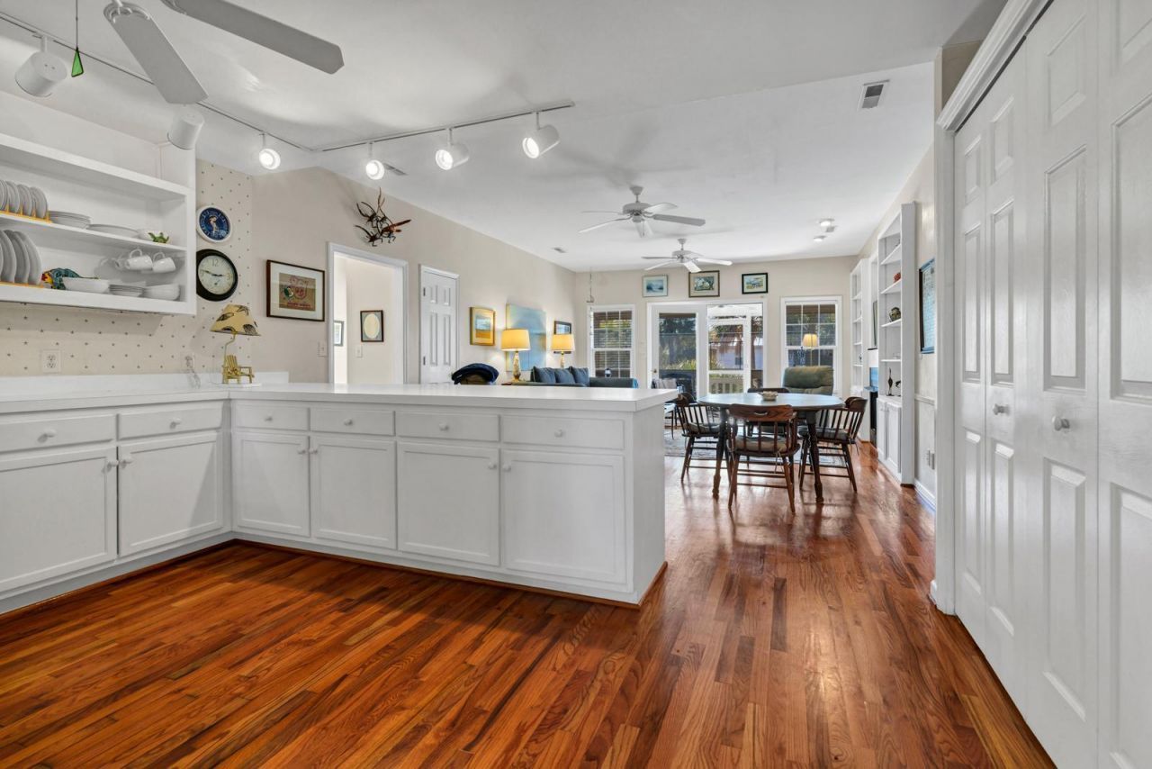 3516 Myrtle Street Photo 5