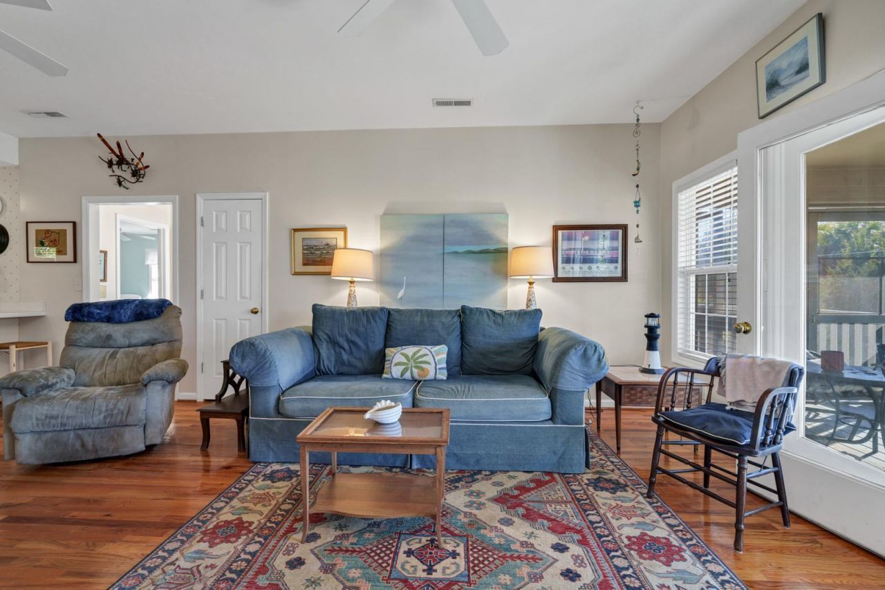 3516 Myrtle Street Photo 9