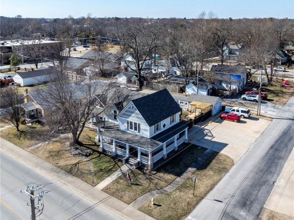 400 Mount Olive Street , Siloam Springs, AR 72761