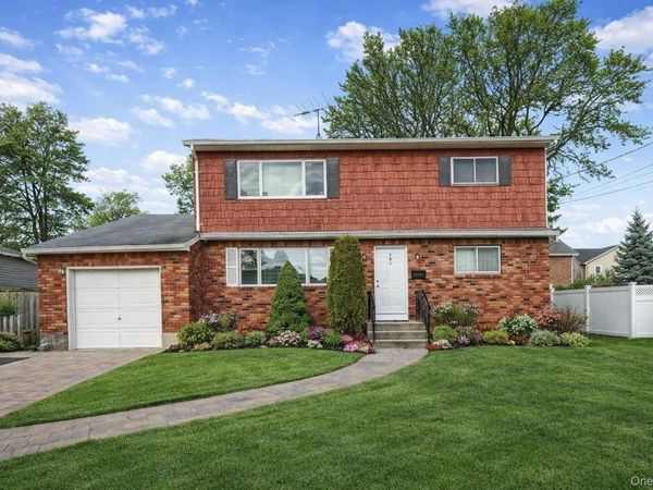 191 N Hickory Street, Massapequa, NY 11758