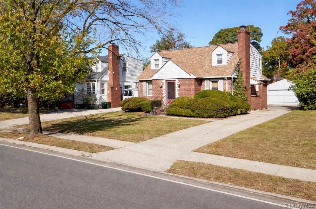 197 Foxhurst Road, Oceanside, NY 11572 Main Photo