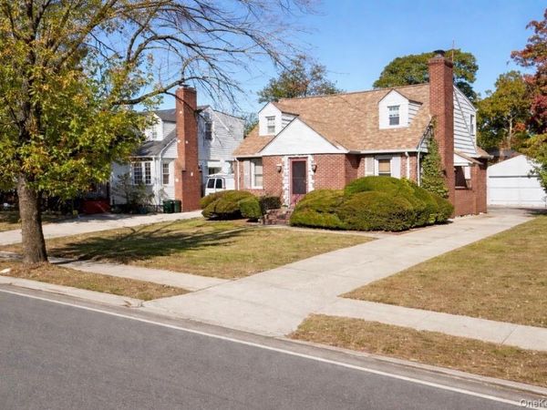 197 Foxhurst Road, Oceanside, NY 11572