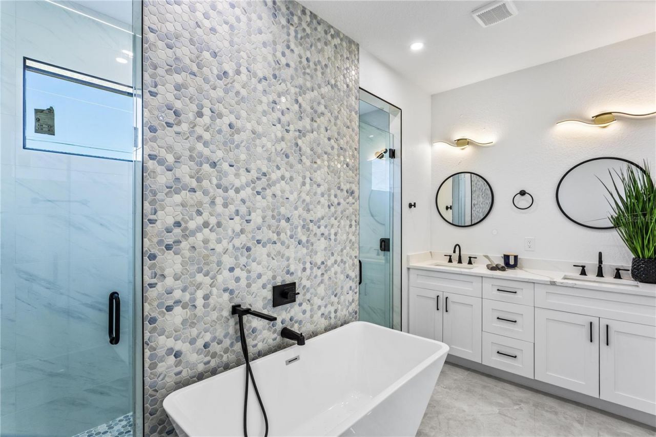 3318 NE 13th Place, Cape Coral, FL 33909 Photo
