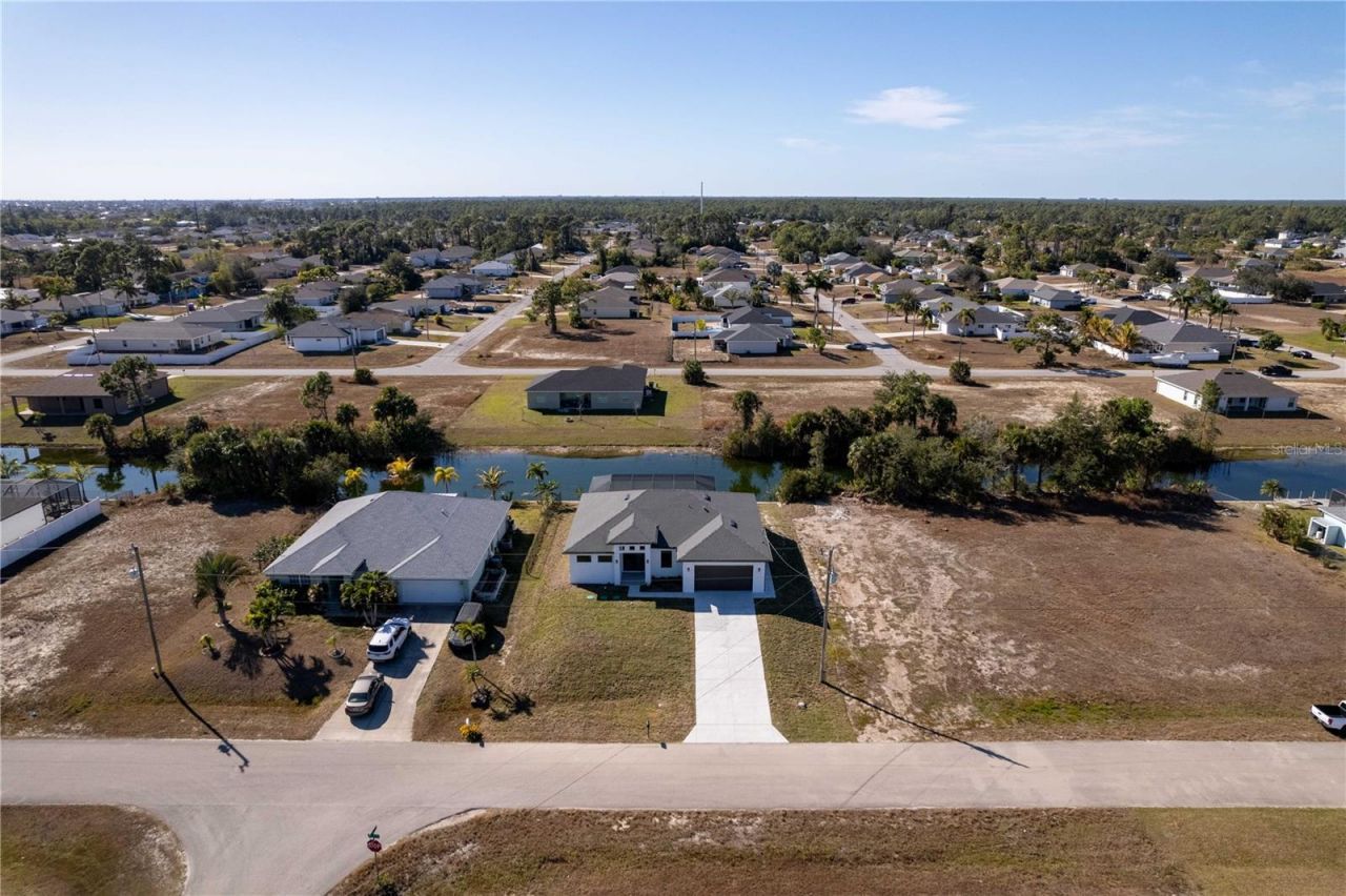 3318 NE 13th Place, Cape Coral, FL 33909 Photo