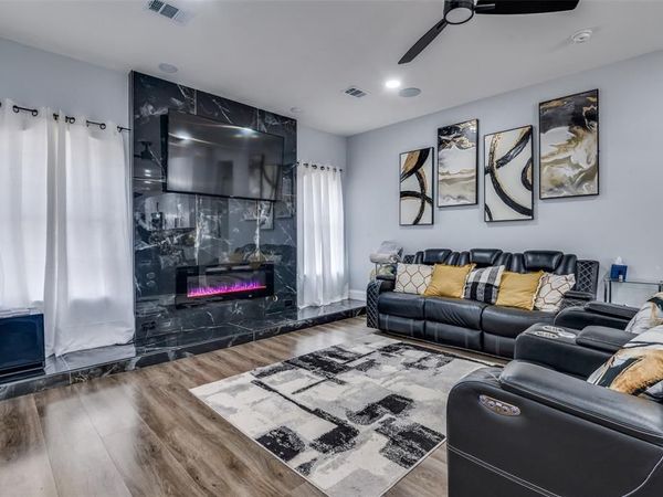 719 Meadowbrooke Circle, Duncanville, TX 75137