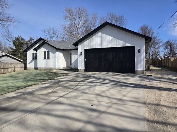 2430 N Rural Avenue, Springfield, MO 65803