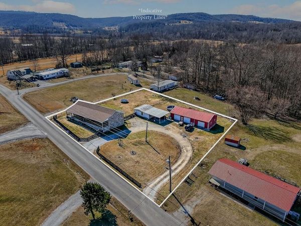 8528 Spring Creek Rd, Cookeville, TN 38506