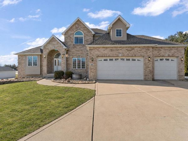 148 Timber Point Court, Valparaiso, IN 46385