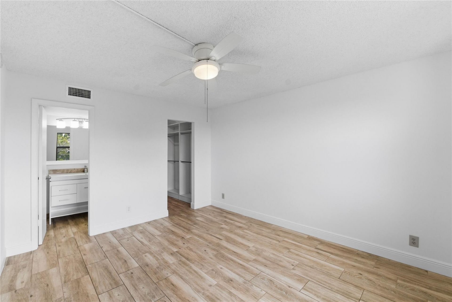 2748 NW 104th Avenue, Unit 403, Sunrise, FL 33322 Photo