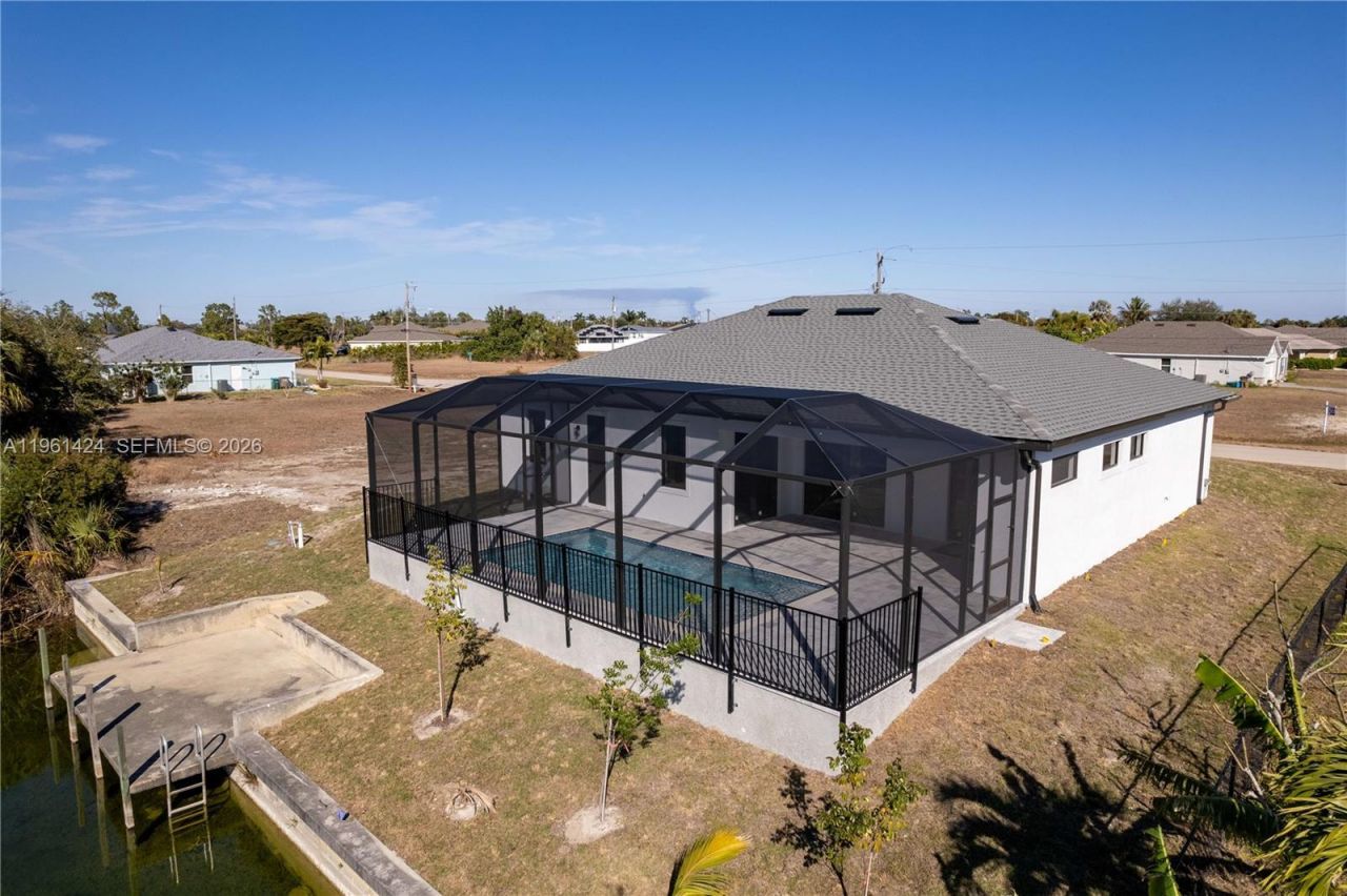 3318 NE 13th Pl, Cape Coral, FL 33909 Photo