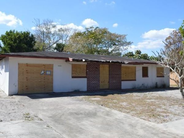 1620 SE Apache Avenue, Stuart, FL 34994