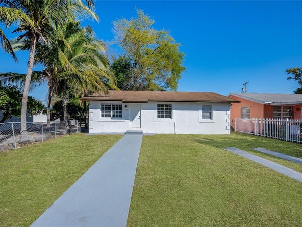 1161 NW 105th Ter, Miami, FL 33150