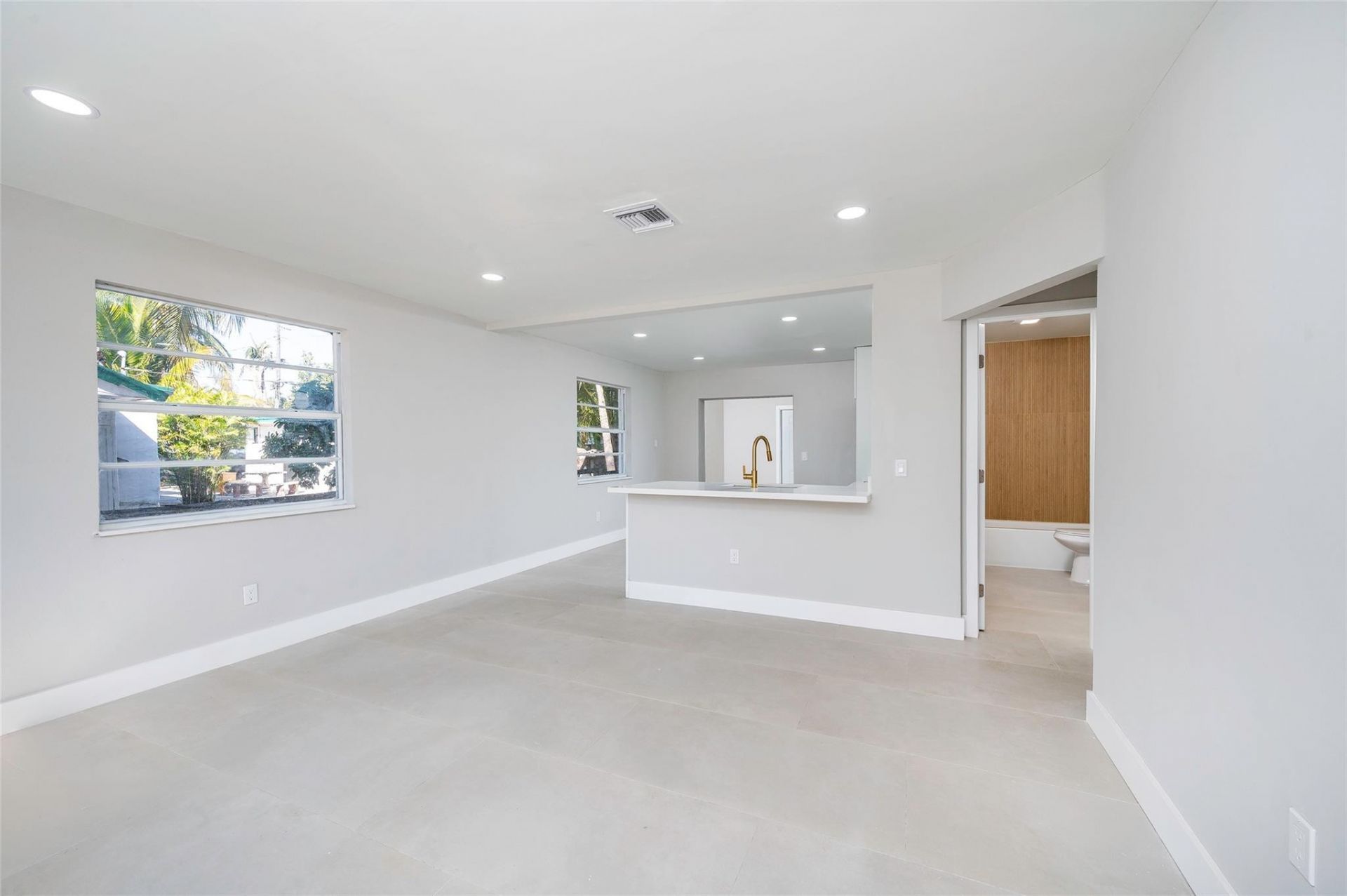 1161 NW 105th Terrace, Miami, FL 33150 Photo