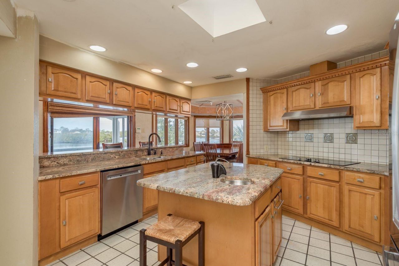 600 Soundview Drive, Palm Harbor, FL 34683 Photo