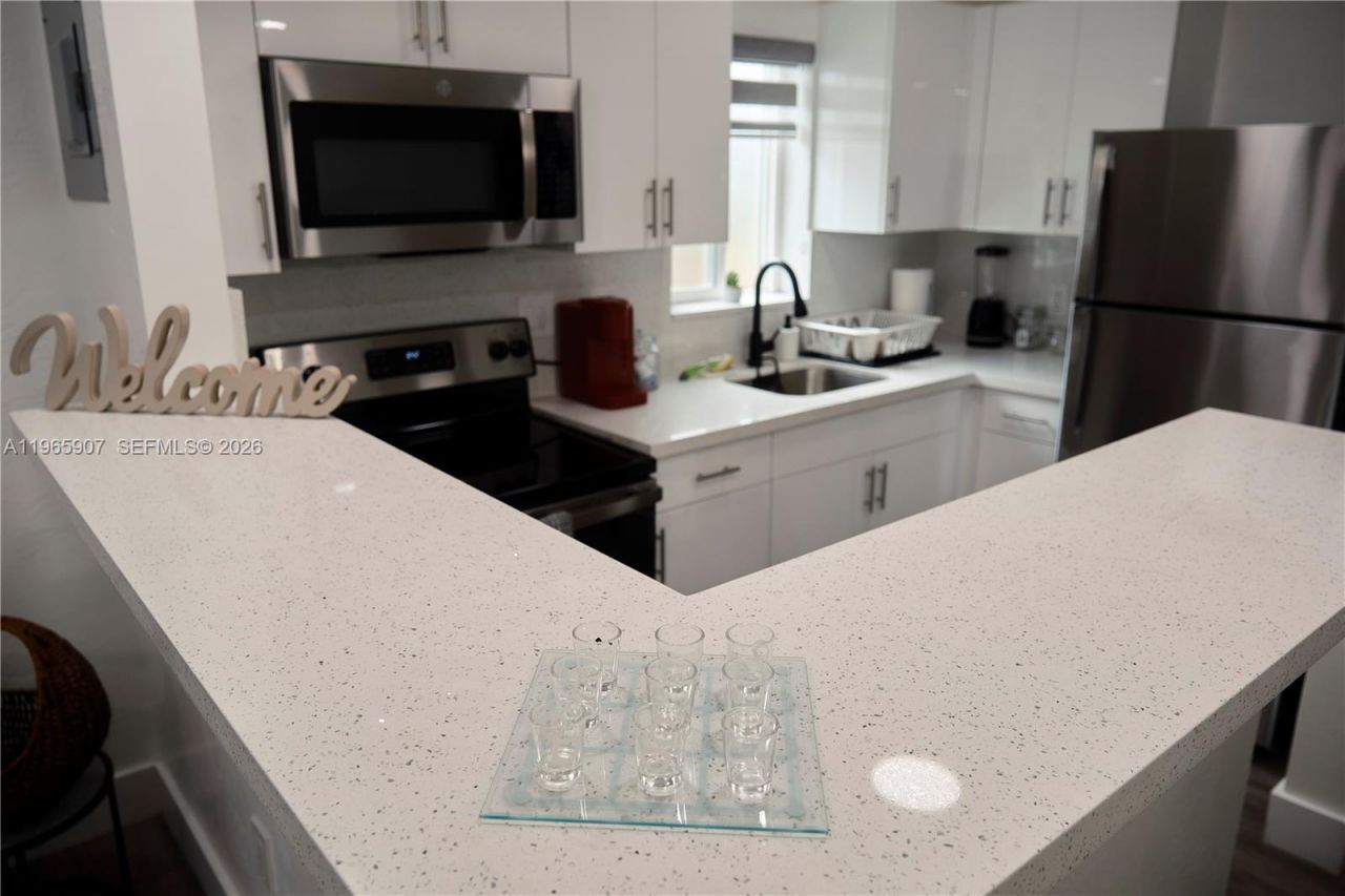 1232 SW 30th Pl, Miami, FL 33135 Photo