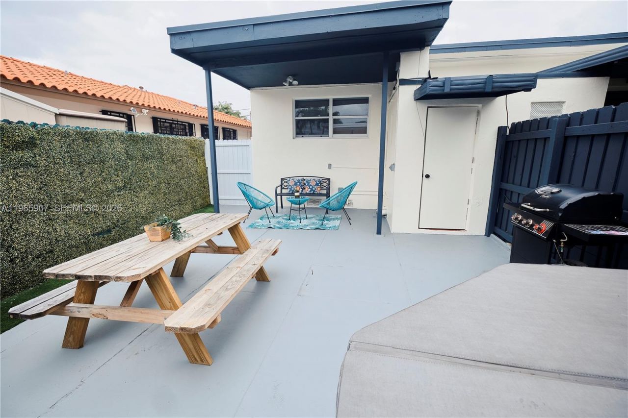 1232 SW 30th Pl, Miami, FL 33135 Photo