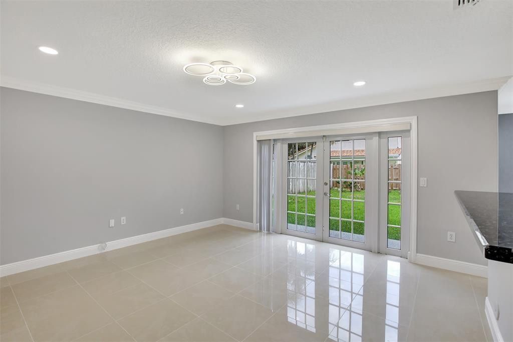 2355 NW 138th Drive, Sunrise, FL 33323 Photo