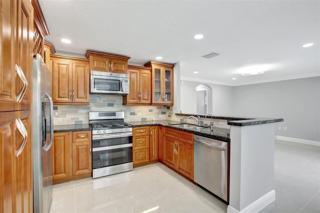 2355 NW 138th Drive, Sunrise, FL 33323 Photo