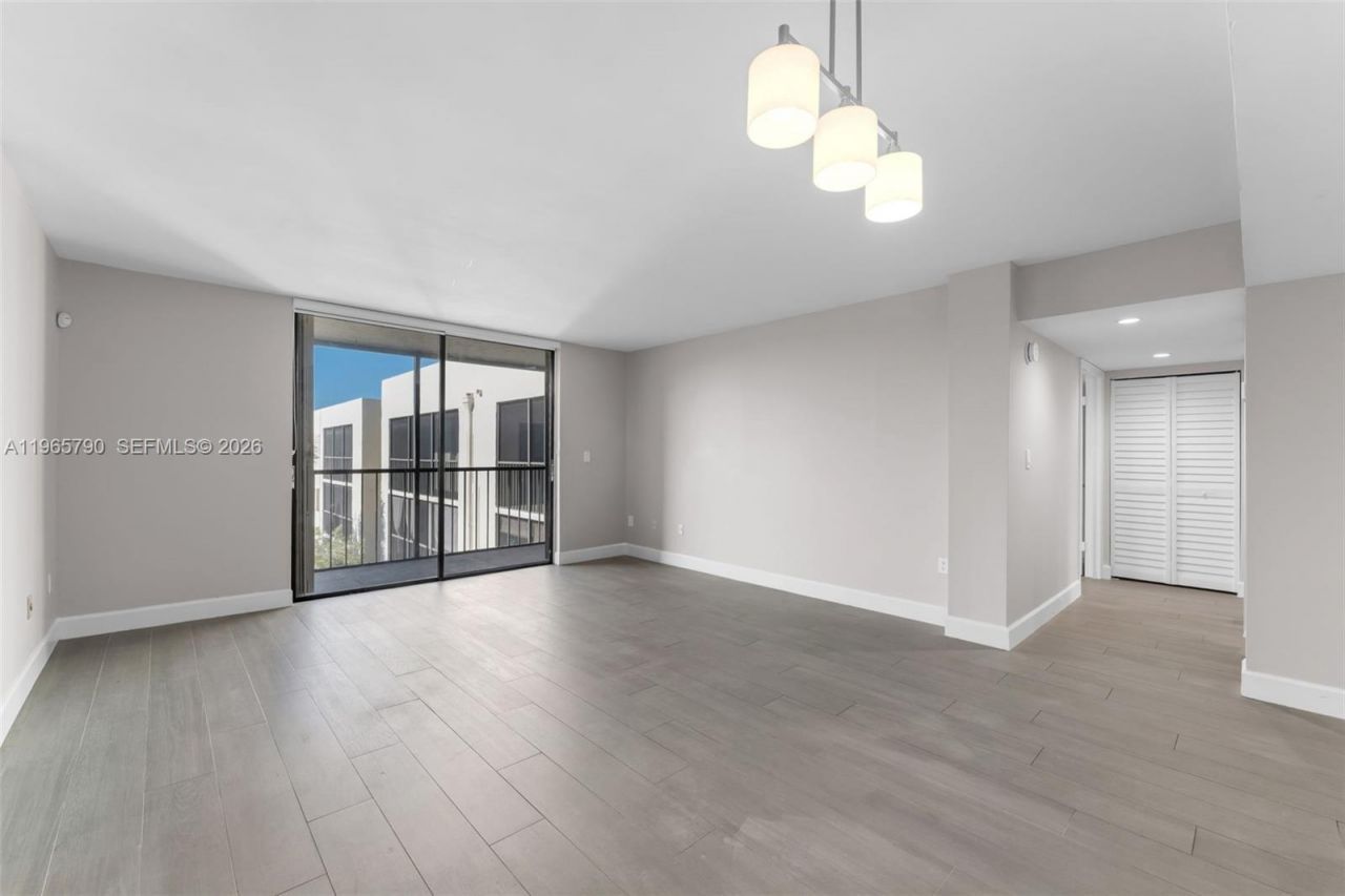 8045 SW 107th Ave, Unit 303, Miami, FL 33173 Photo