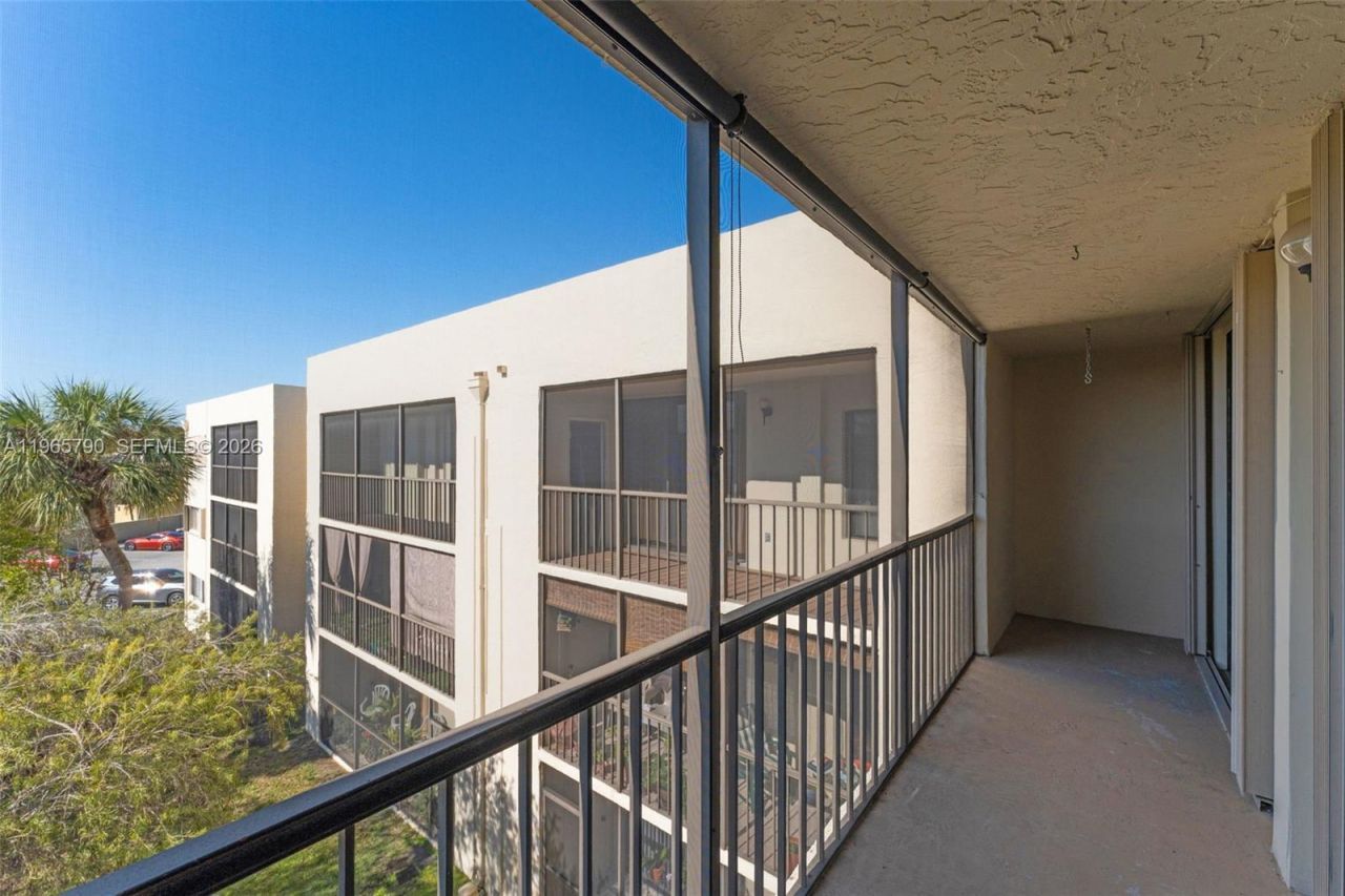 8045 SW 107th Ave, Unit 303, Miami, FL 33173 Photo