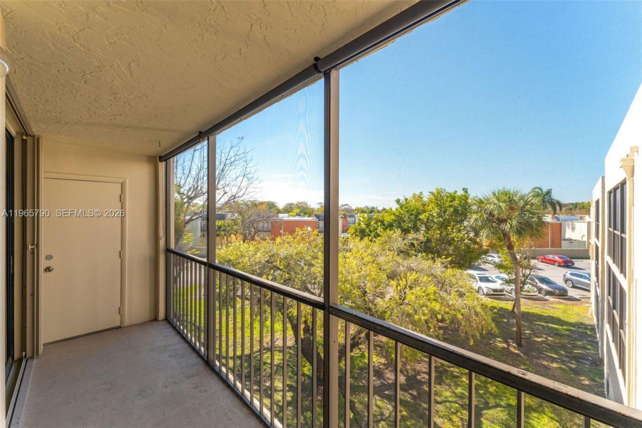 8045 SW 107th Ave, Unit 303, Miami, FL 33173 Photo