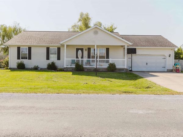 1702 CROWN Road, Herrin, IL 62948